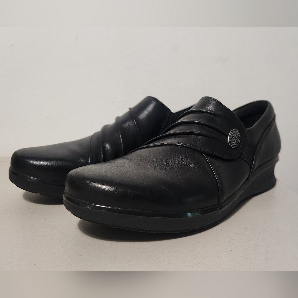 Clarks collectibles black shoes size 6